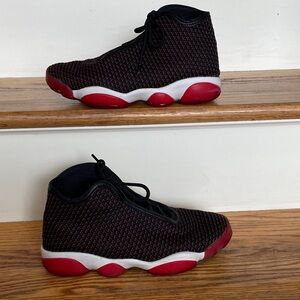 EUC pair of Nike Air Jordan Horizon Bred Sneakers Black and Red Size 8 women’s
